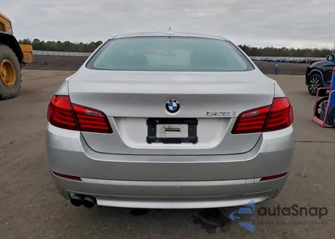 2011 BMW 528 I z USA, uszkodzony, nr VIN WBAFR1C57BC737496